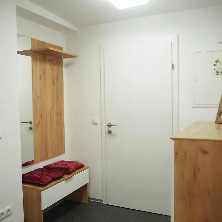 Apstay I Parking Option & Self Check-in *