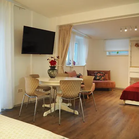 Apstay I Parking Option & Self Check-in Holiday home *