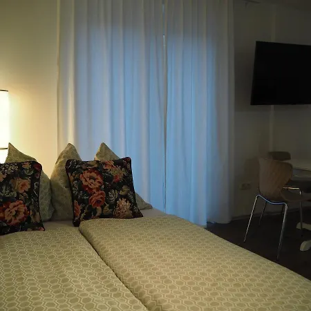 Apstay I Parking Option & Self Check-in Casa de Férias