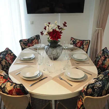 Apstay I Parking Option & Self Check-in Nyaraló *