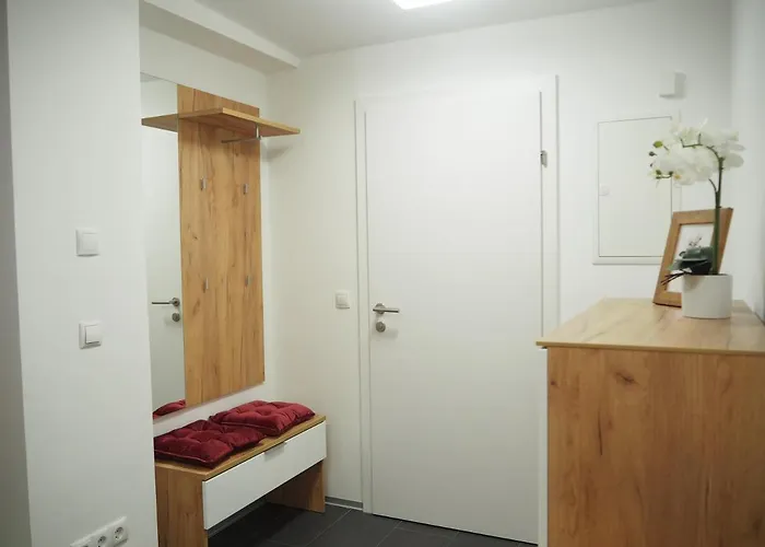 Apstay I Parking Option & Self Check-in *